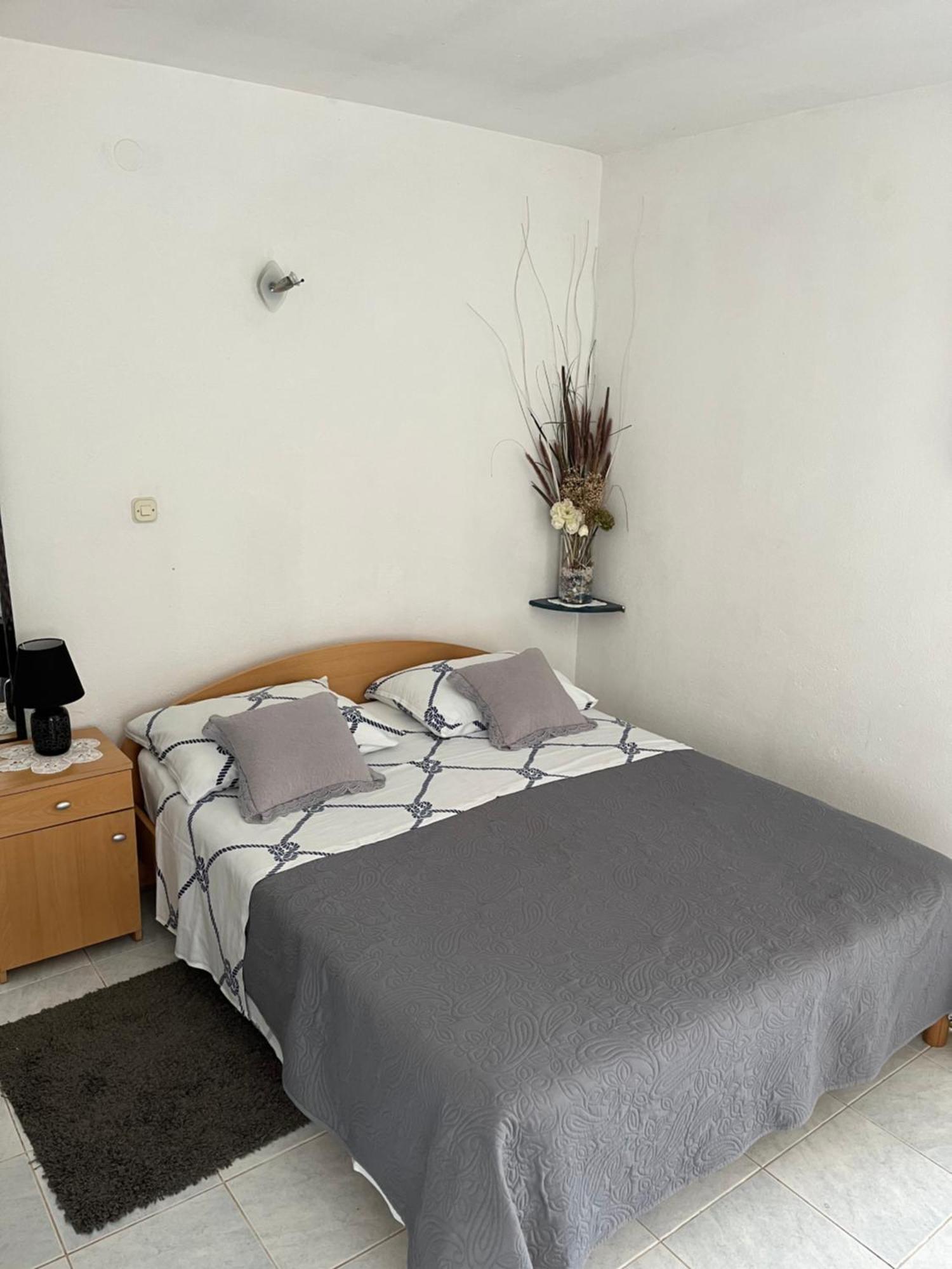 Apartments Despotovic Vis Kültér fotó